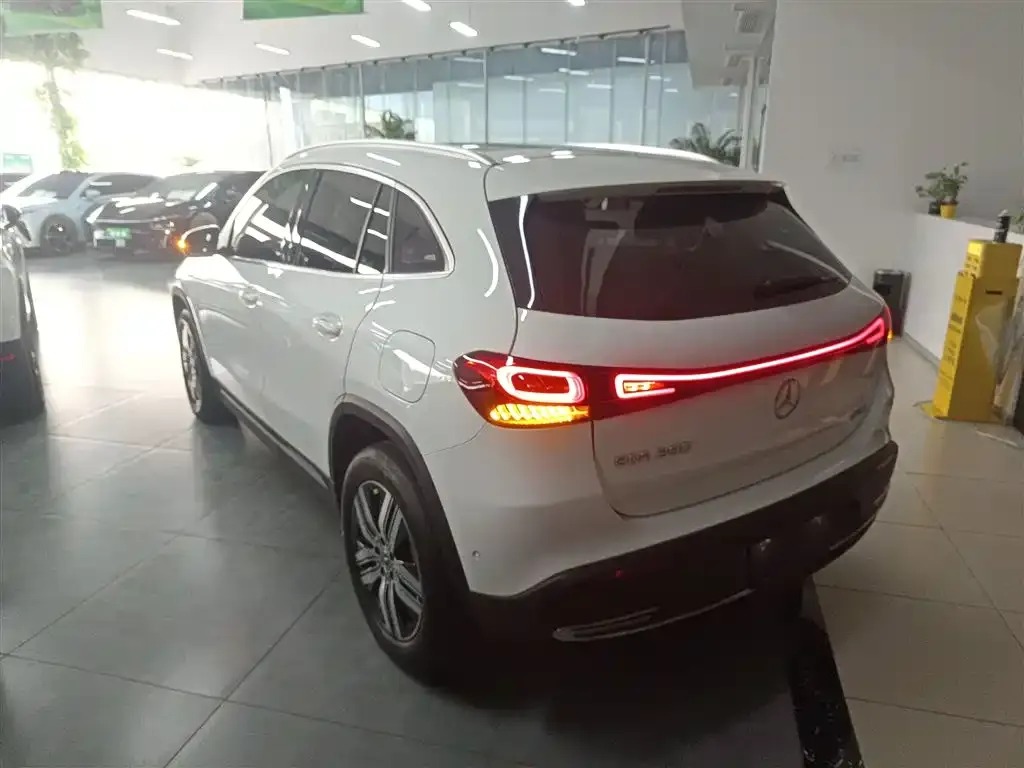 Mercedes-Benz EQA — фото 3