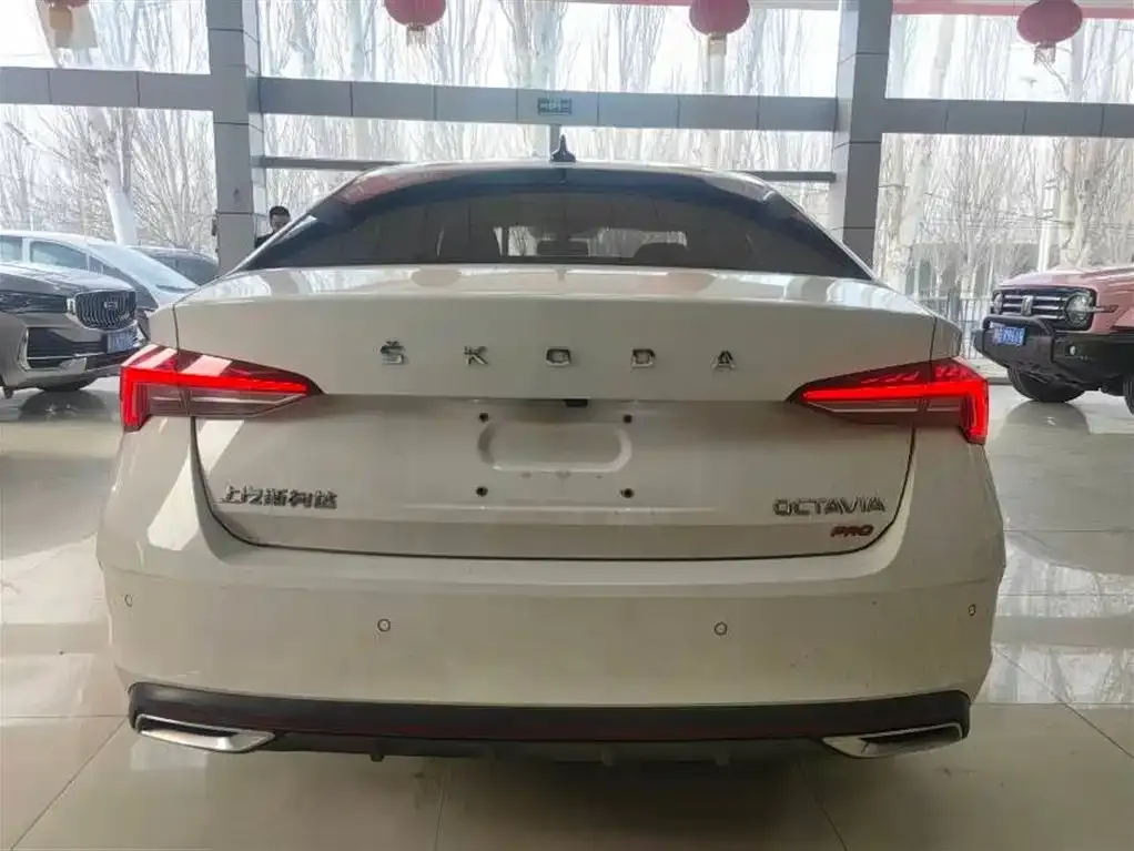 Skoda Octavia — фото 5