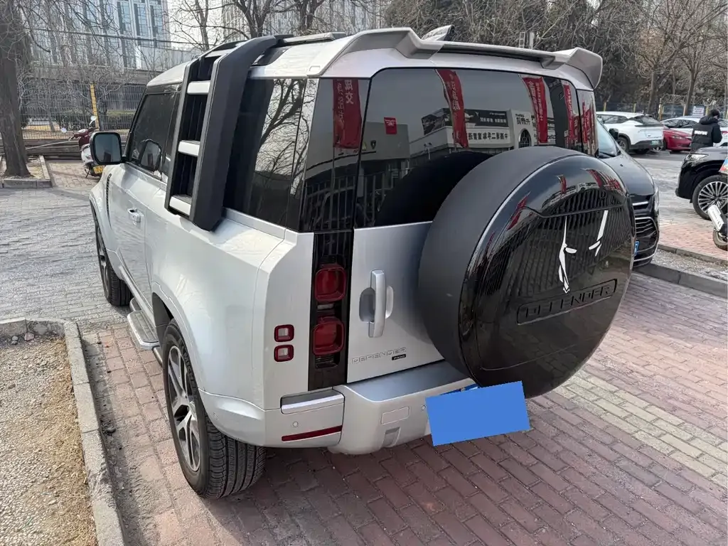 Land Rover Defender — фото 10