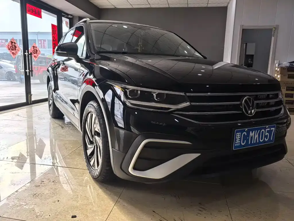 Volkswagen Tiguan L — фото 5