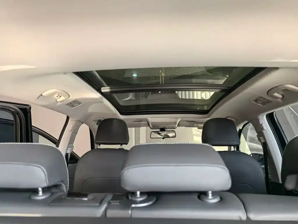 Volkswagen Tiguan L — фото 2