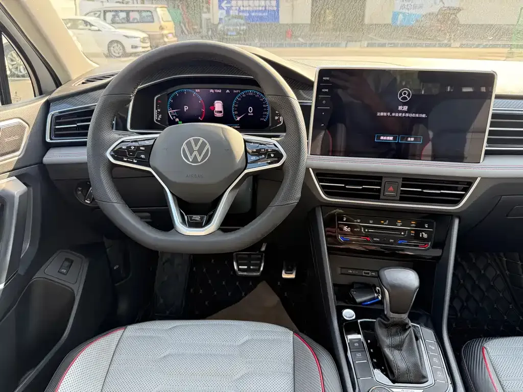Volkswagen Tiguan L — фото 7