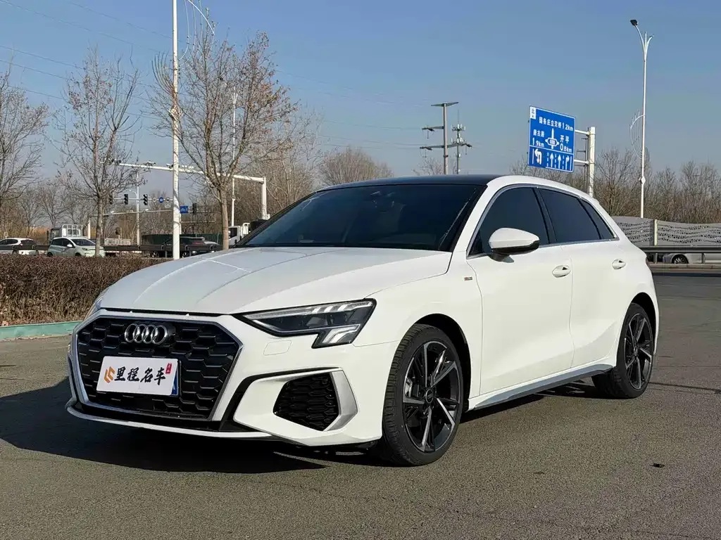 Audi A3 — фото 1