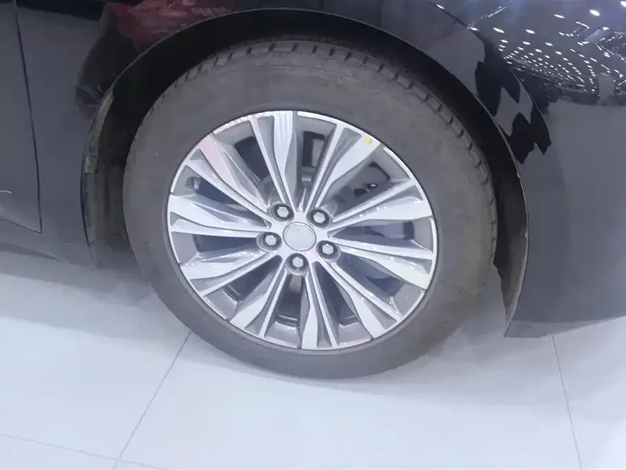 Hongqi E-QM5 — фото 6