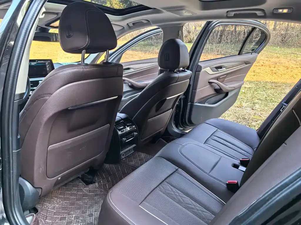 BMW 5 Series New Energy — фото 2