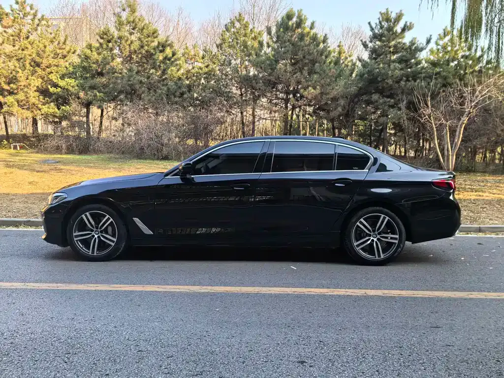 BMW 5 Series New Energy — фото 10