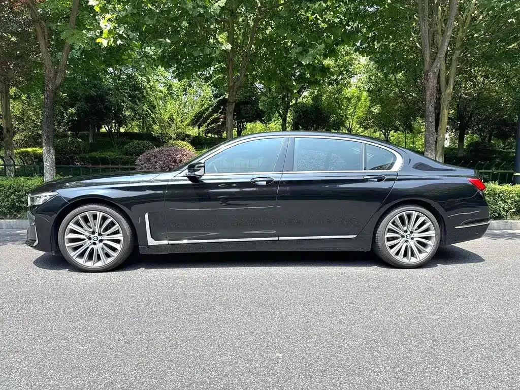 BMW 7 Series — фото 3