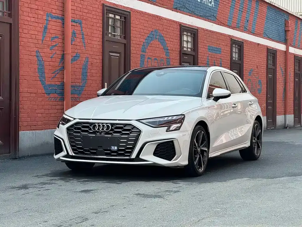 Audi A3 — фото 1