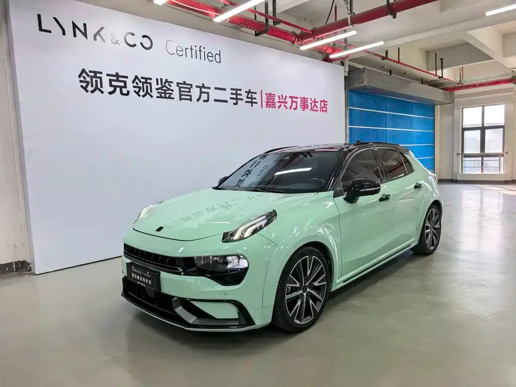 Lynk & Co 02 Hatchback — фото 1