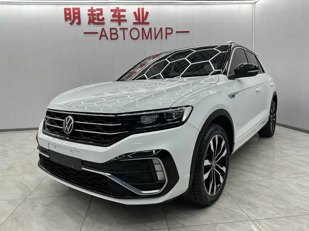 Volkswagen T-Roc — фото 1