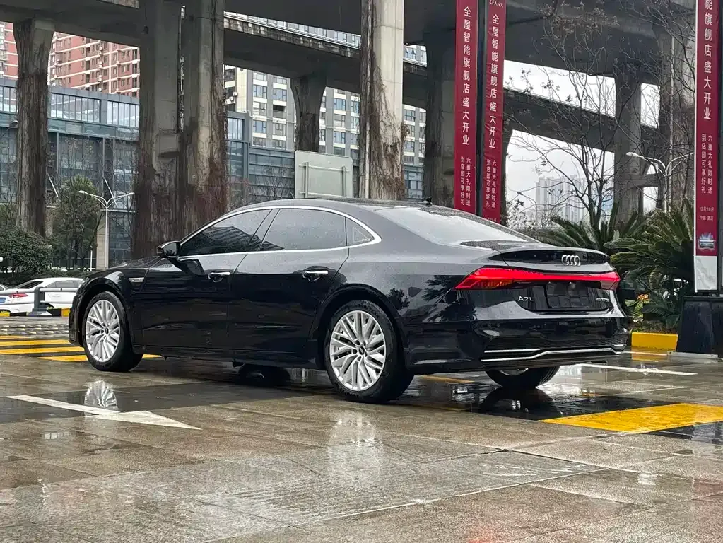 Audi A7L — фото 5