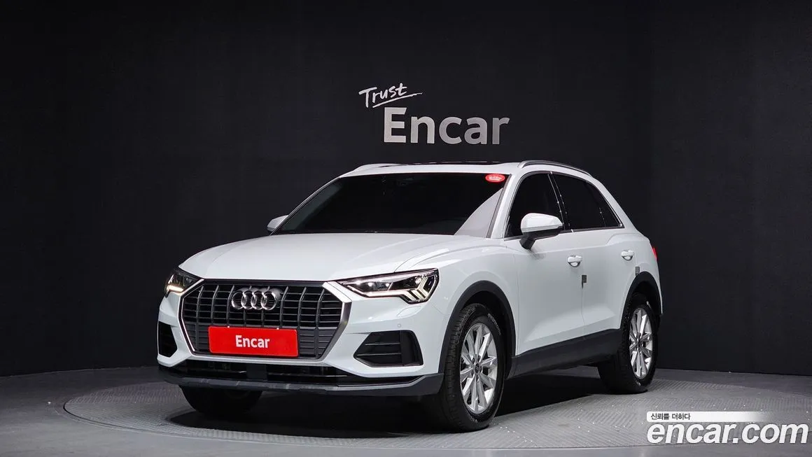 Audi Q3 — фото 1
