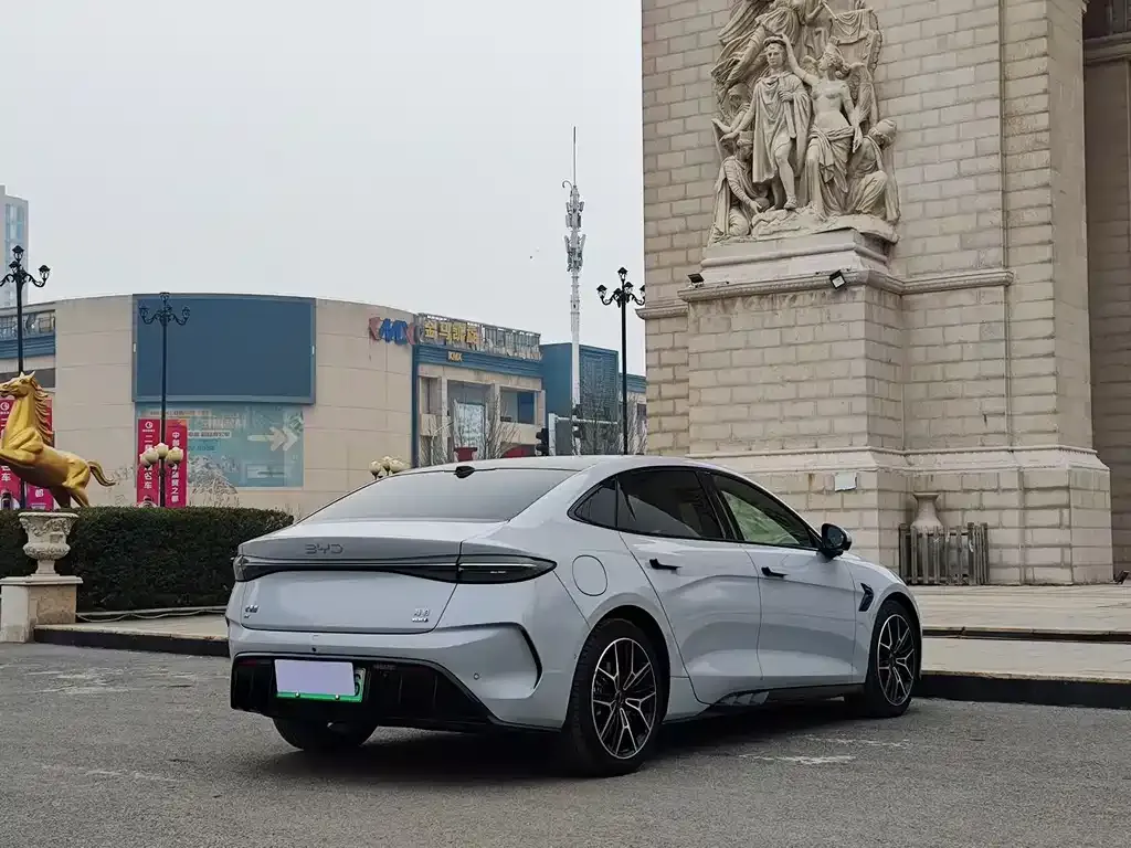 BYD Seal — фото 10