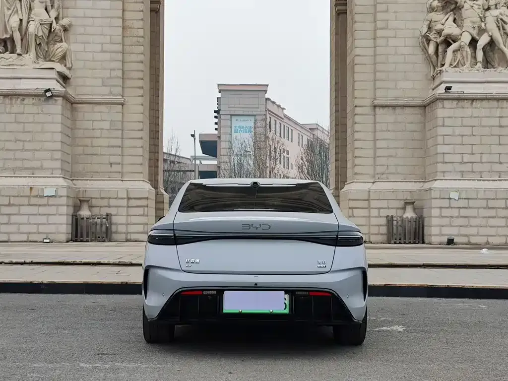BYD Seal — фото 4