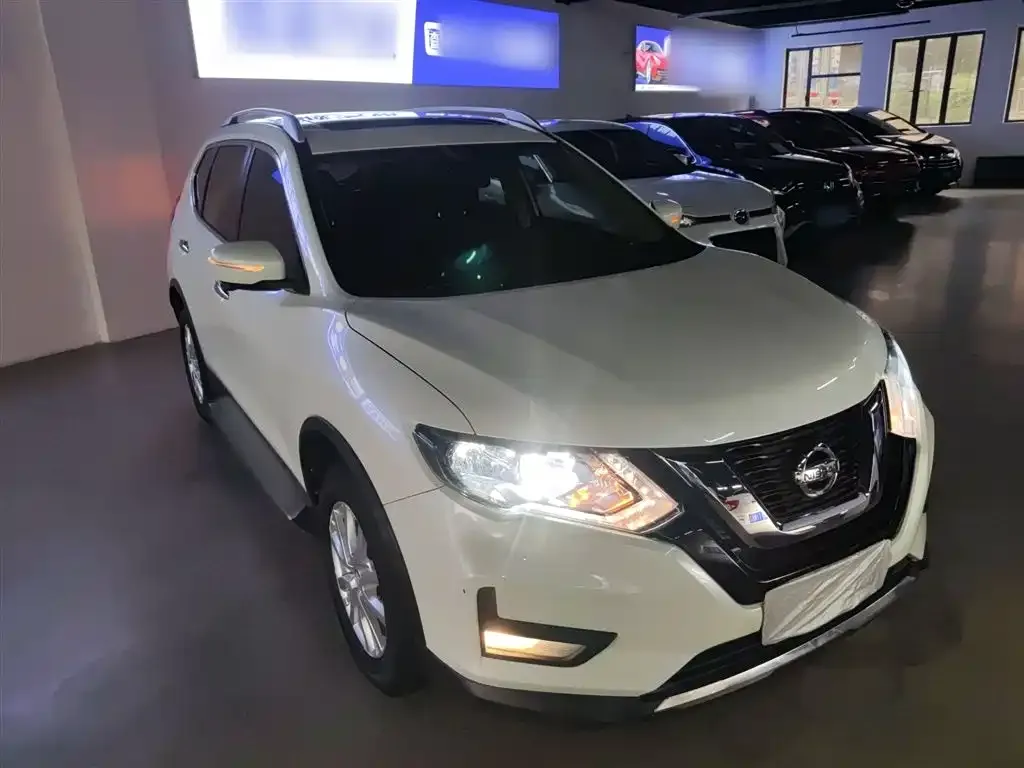 Nissan X-Trail — фото 4