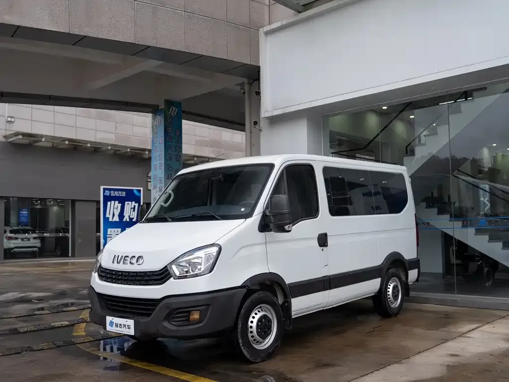 IVECO Ousheng — фото 1