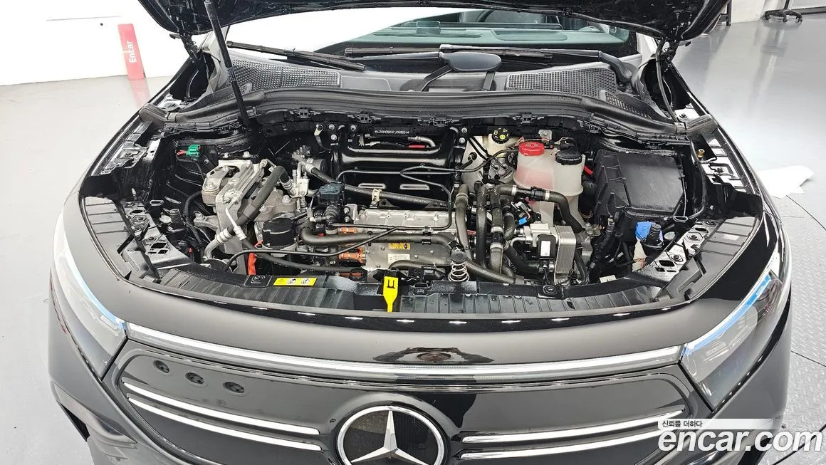 Mercedes-Benz EQA — фото 8