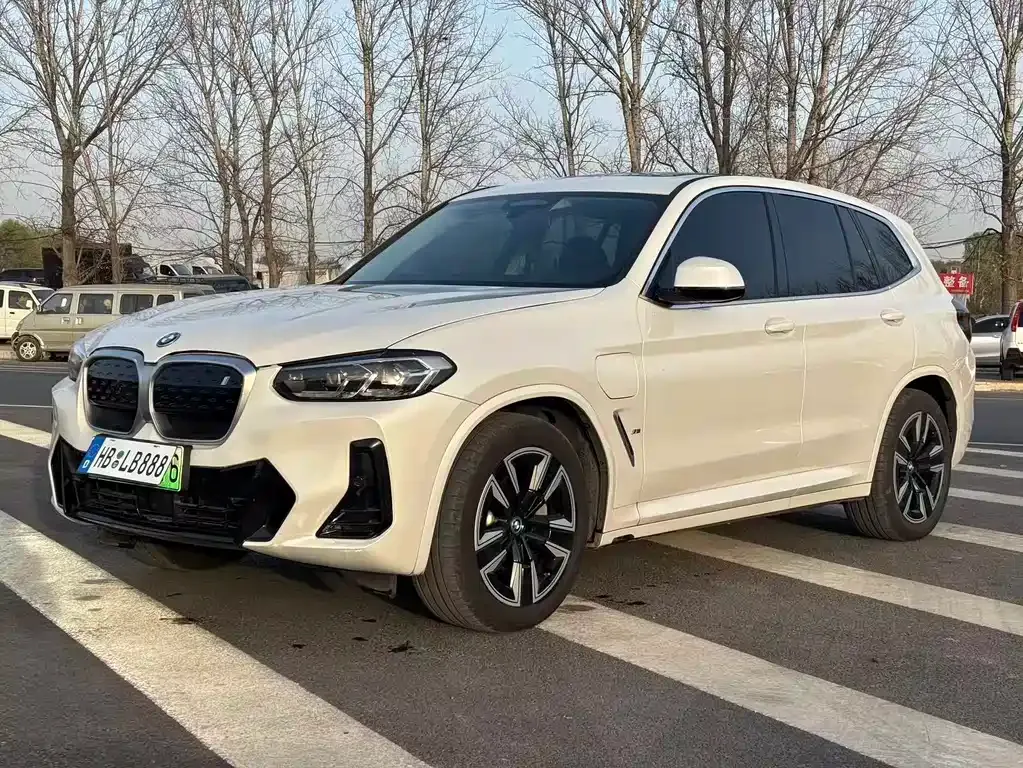BMW iX3 — фото 4