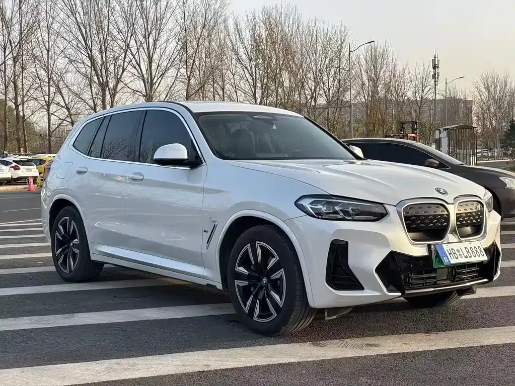 BMW iX3 — фото 2