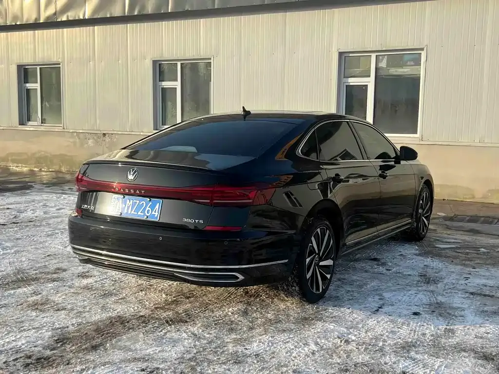 Volkswagen Passat — фото 8