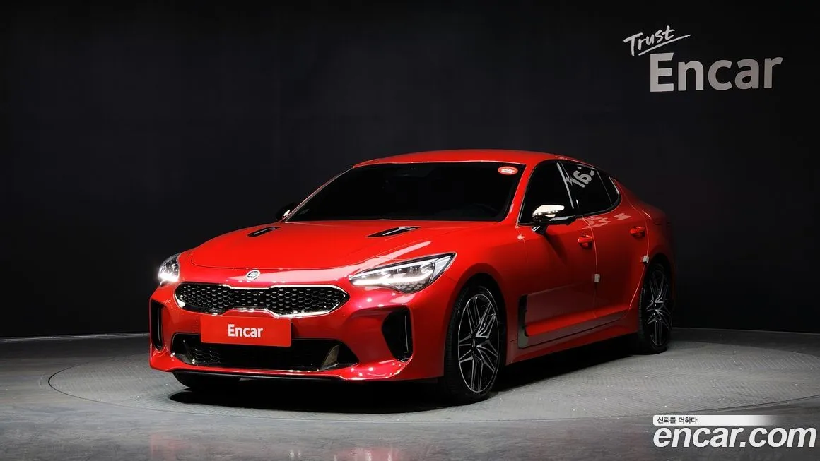 Kia Stinger — фото 1