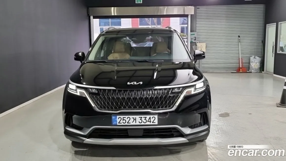 Kia Carnival — фото 10