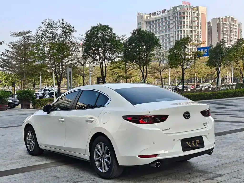Mazda 3 Axela — фото 8