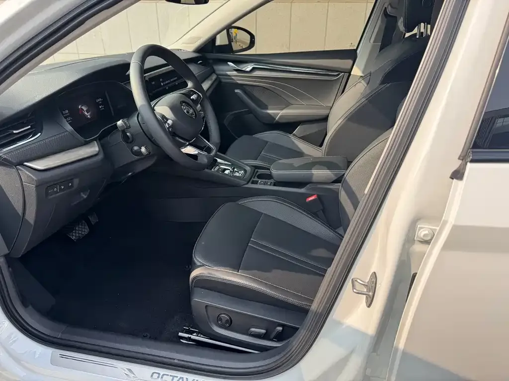 Skoda Octavia — фото 3