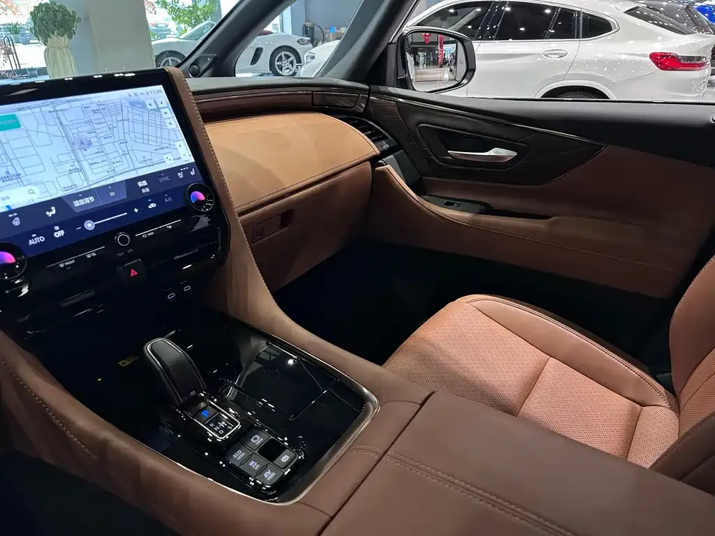 Toyota Vellfire — фото 3