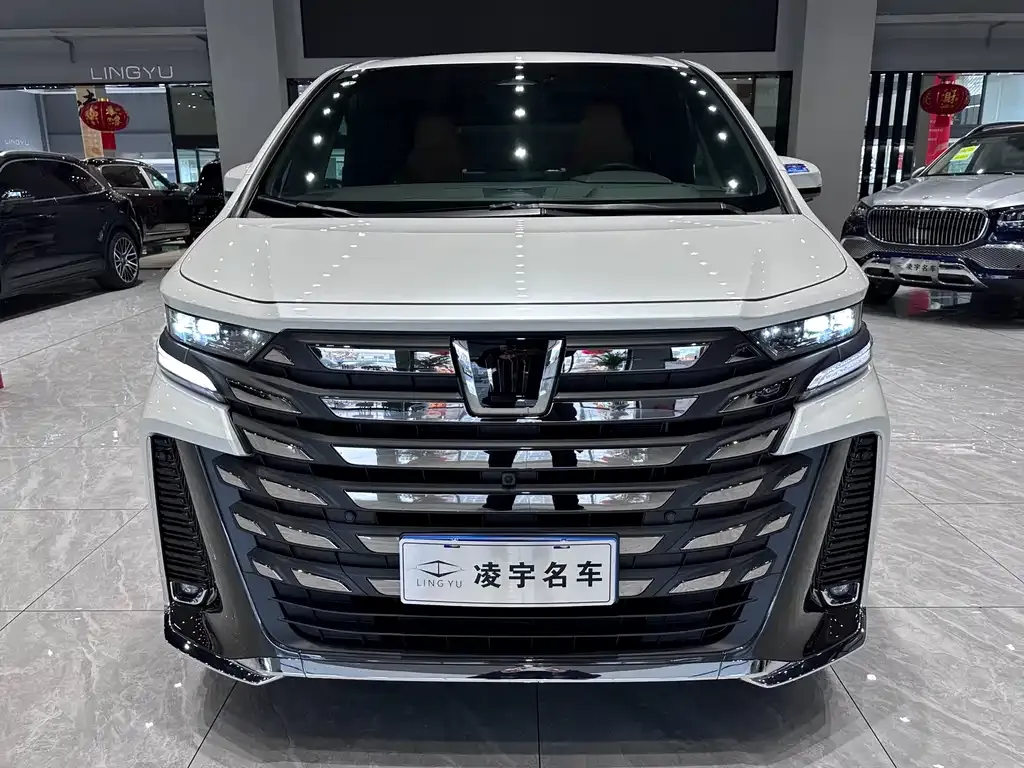 Toyota Vellfire — фото 2