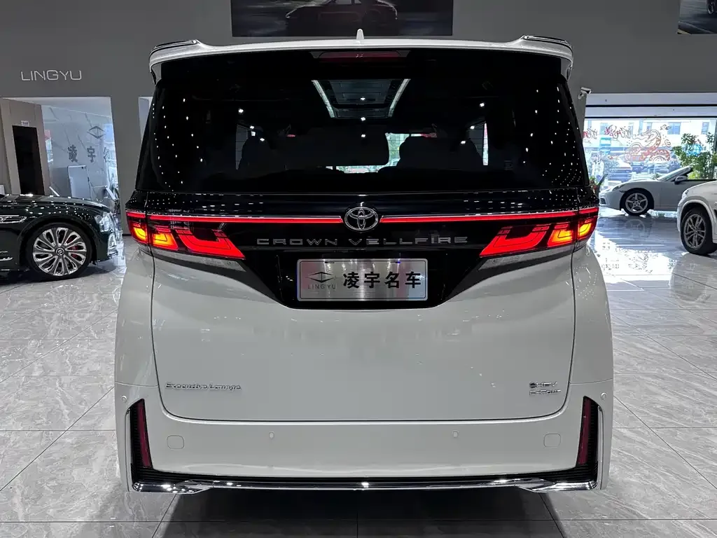 Toyota Vellfire — фото 9