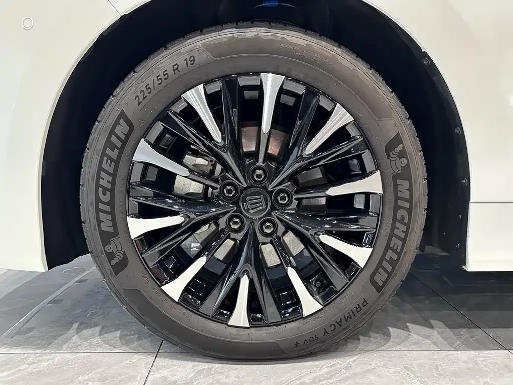 Toyota Vellfire — фото 7