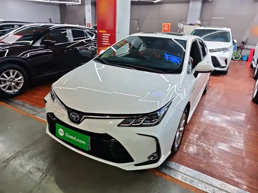 Toyota Corolla — фото 1