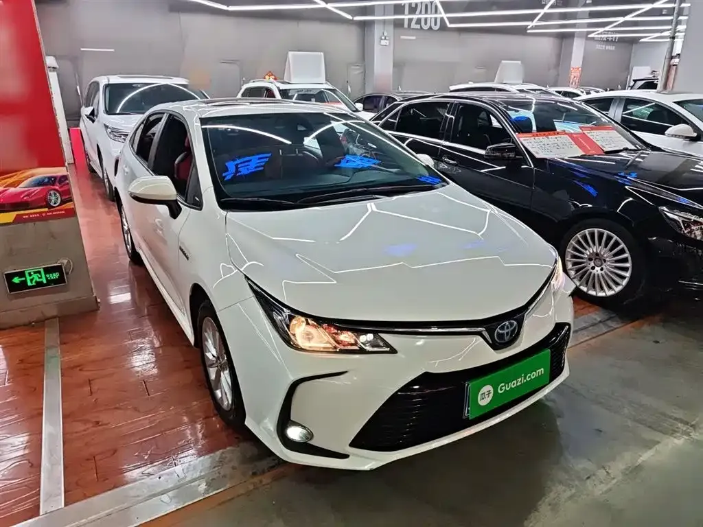 Toyota Corolla — фото 5