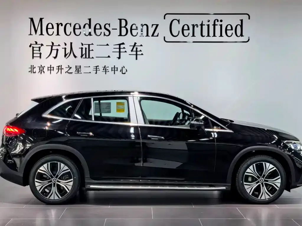 Mercedes-Benz EQE SUV — фото 6