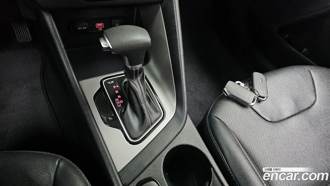 Kia Niro — фото 10