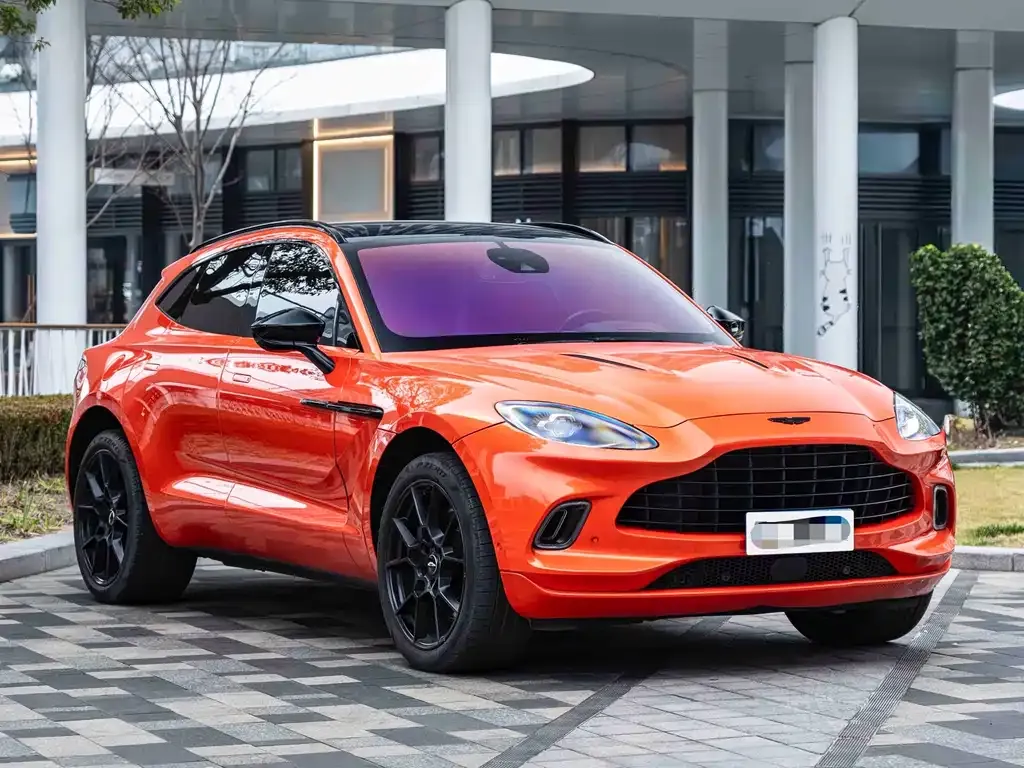 Aston Martin DBX — фото 10