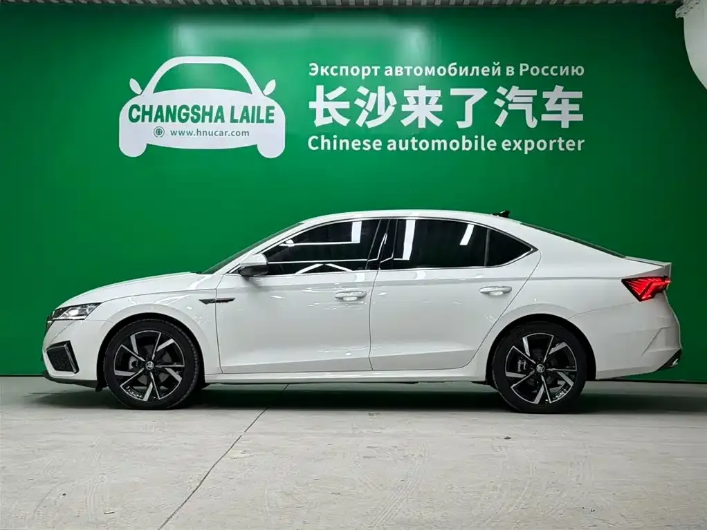 Skoda Octavia — фото 5