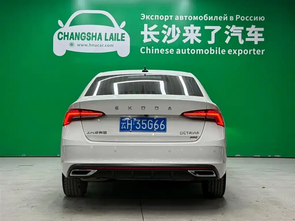 Skoda Octavia — фото 2
