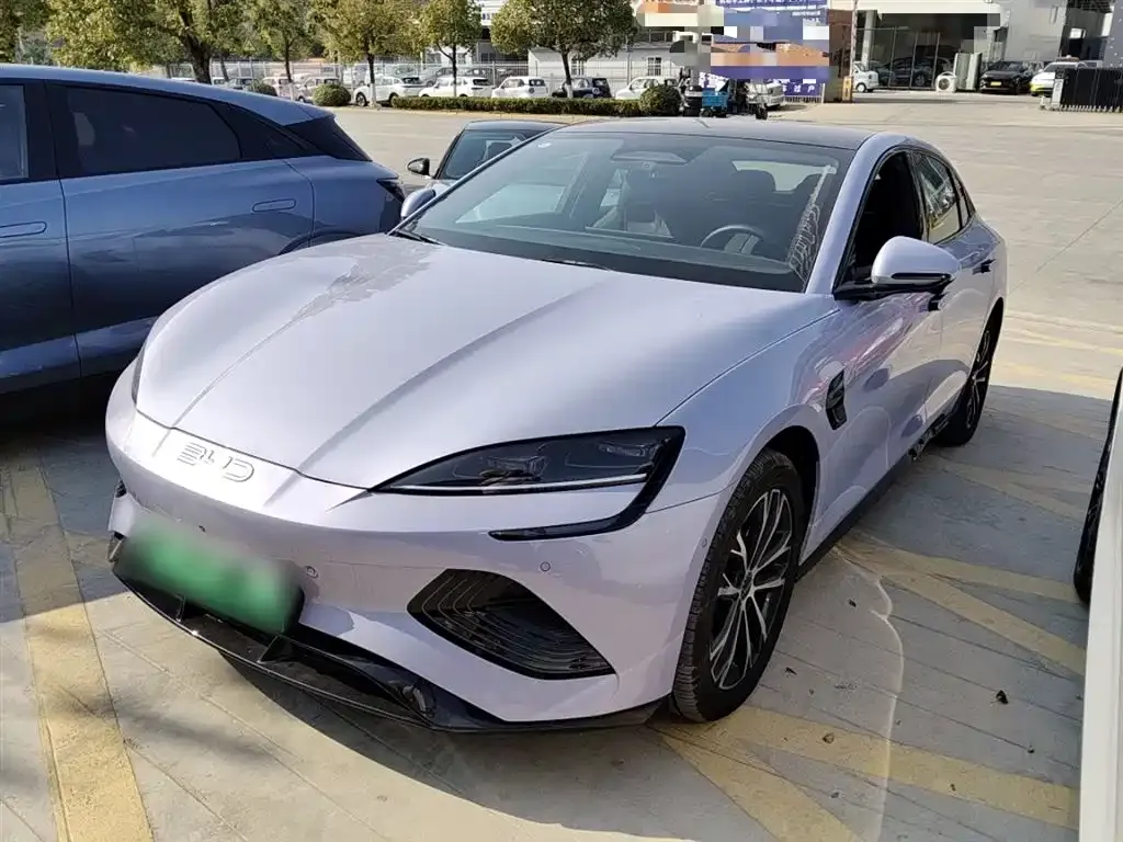 BYD Seal — фото 1