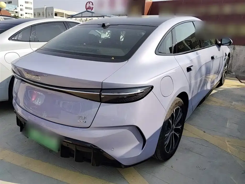 BYD Seal — фото 6