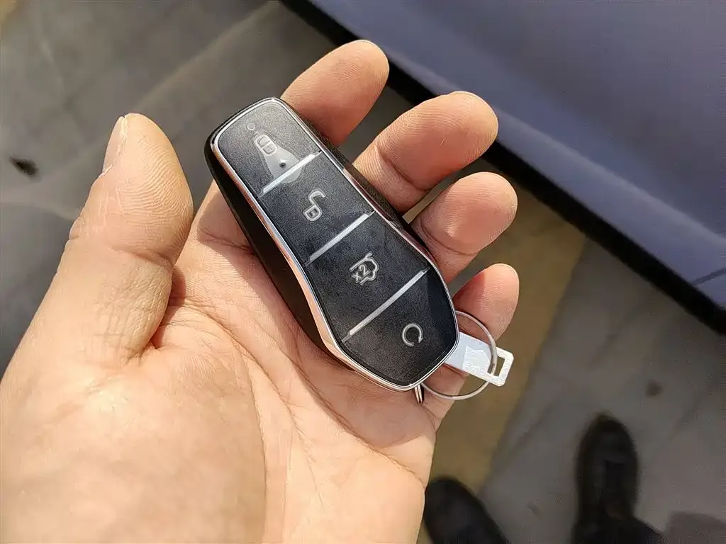 BYD Seal — фото 9