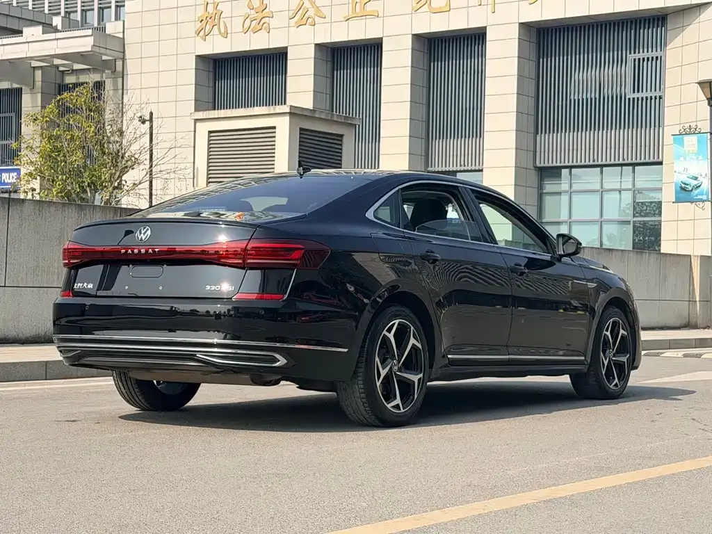 Volkswagen Passat — фото 6