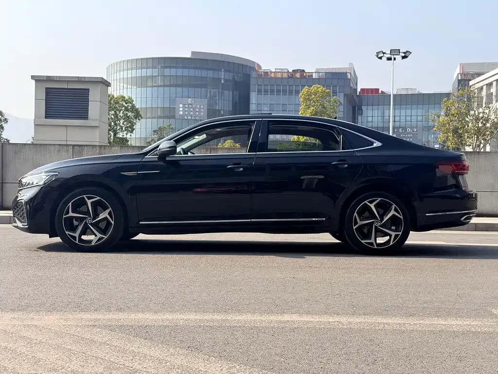 Volkswagen Passat — фото 4