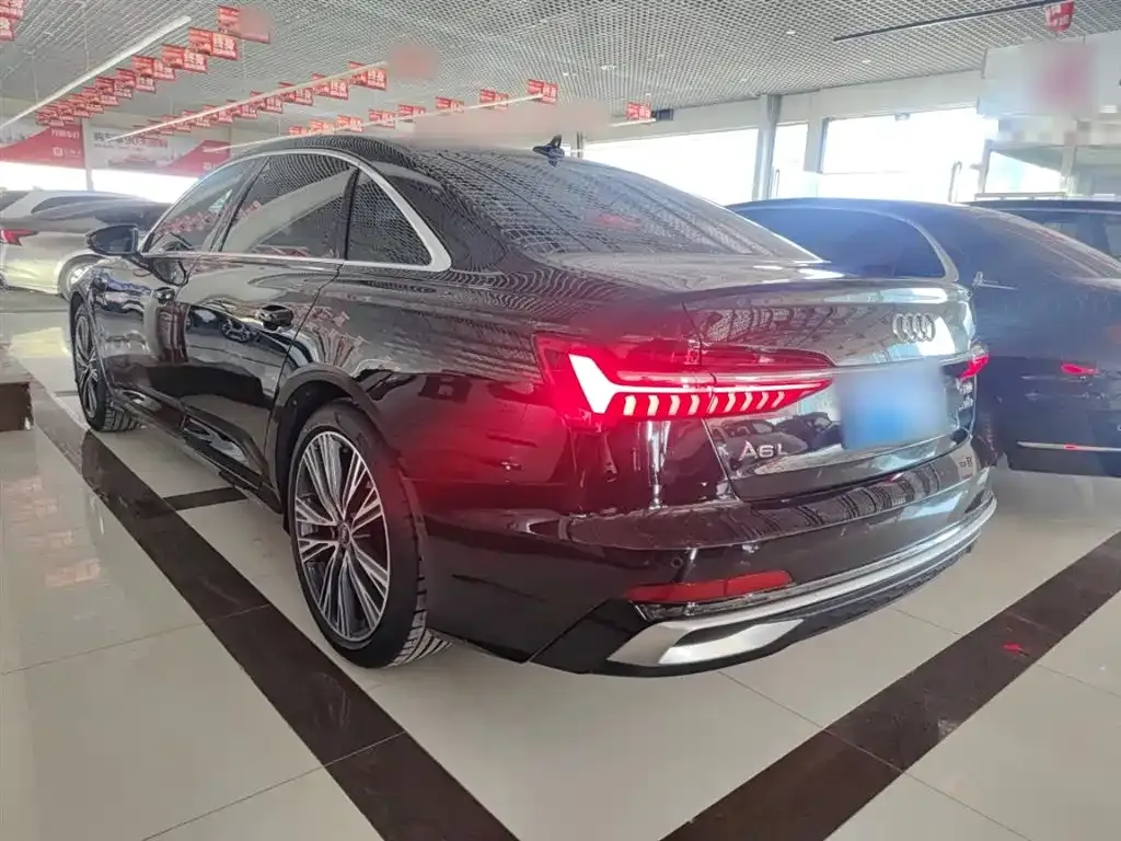 Audi A6L — фото 2