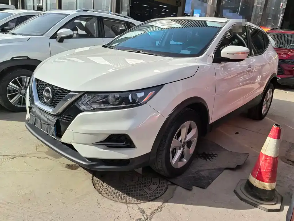 Nissan Qashqai — фото 1
