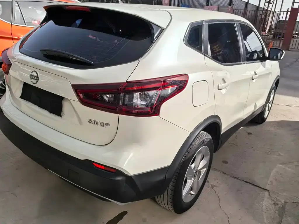 Nissan Qashqai — фото 9