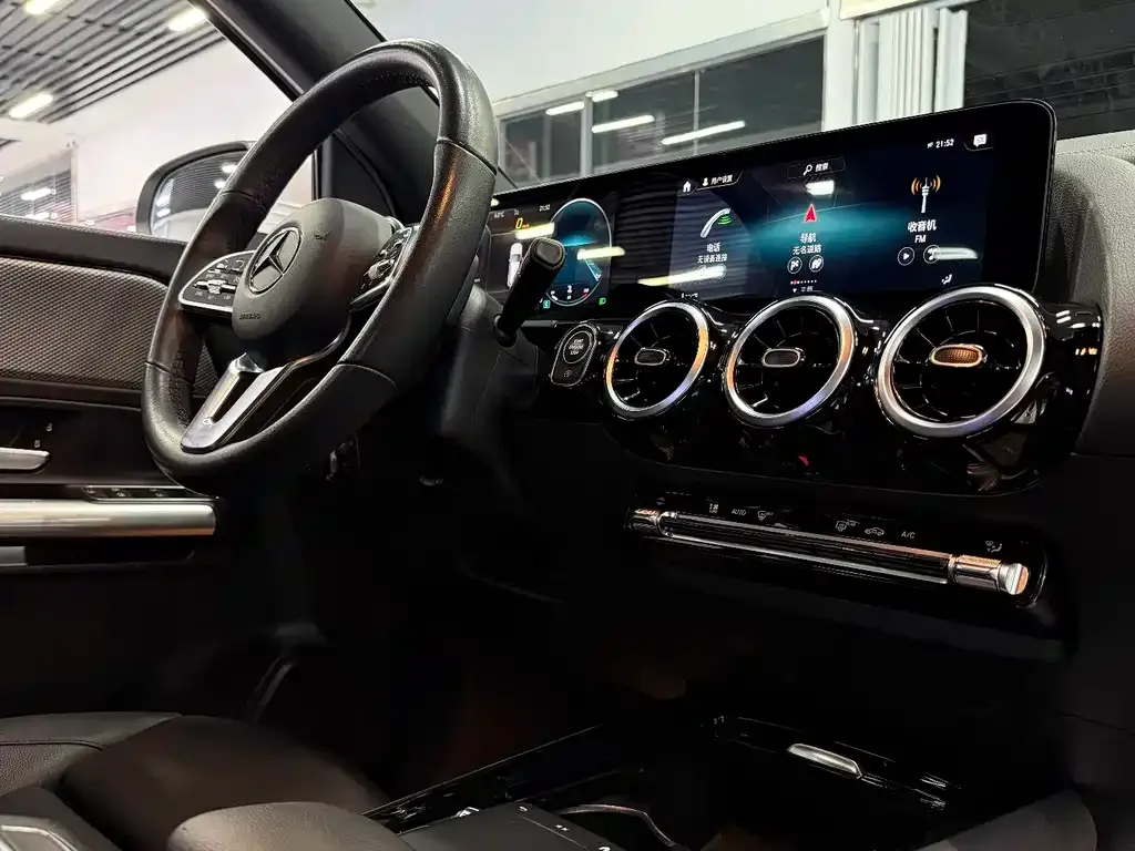 Mercedes-Benz GLA — фото 6