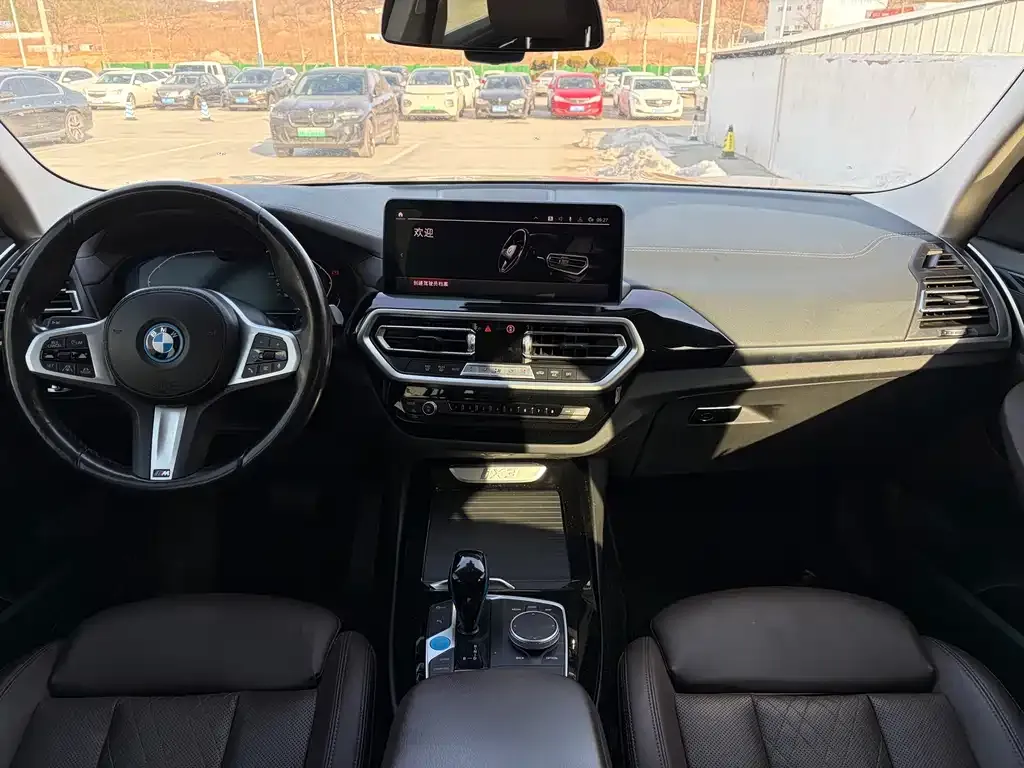 BMW iX3 — фото 9