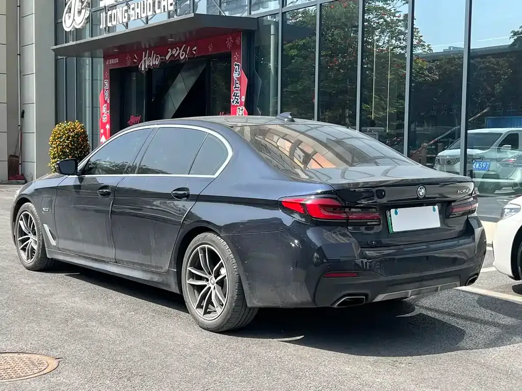 BMW 5 Series New Energy — фото 9